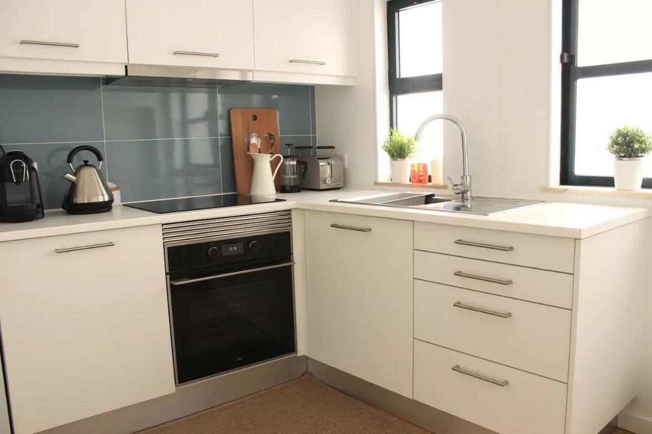 Lovely Apartment In The Center Of Aveiro Luaran gambar